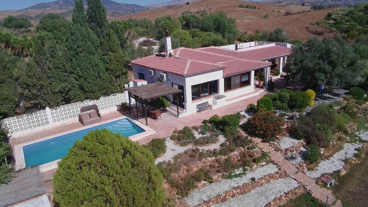 Finca met 4 slaapkamers in Almogía in Almogía - foto 3