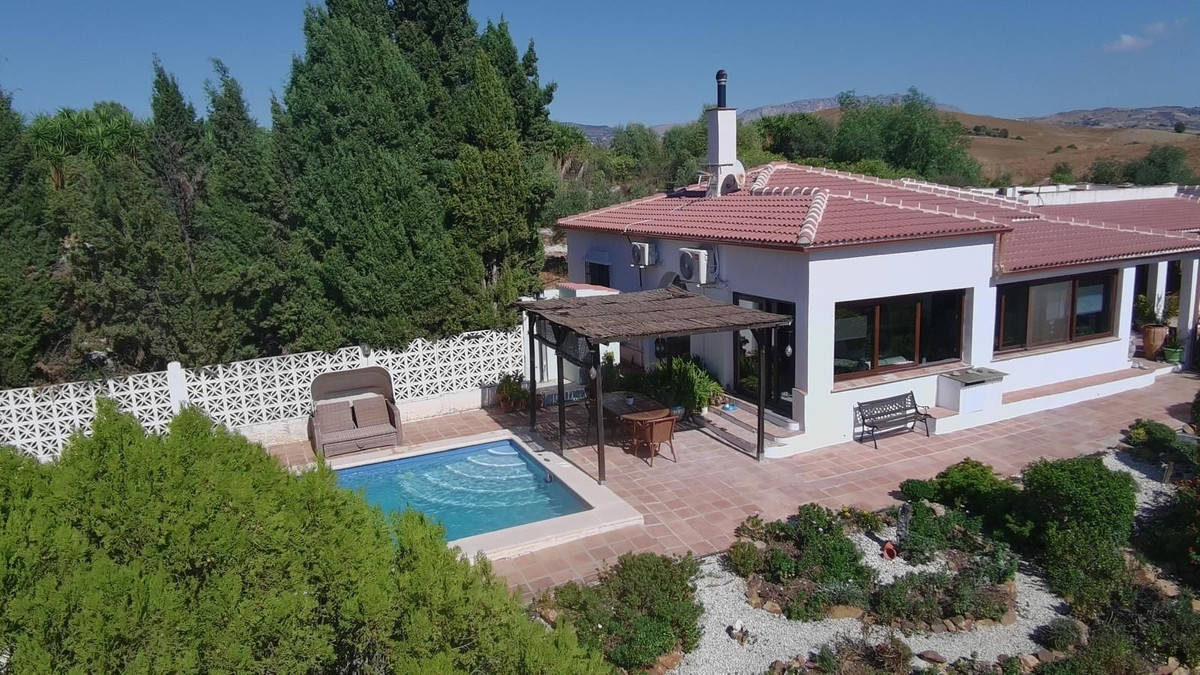 Finca met 4 slaapkamers in Almogía in Almogía - foto 4