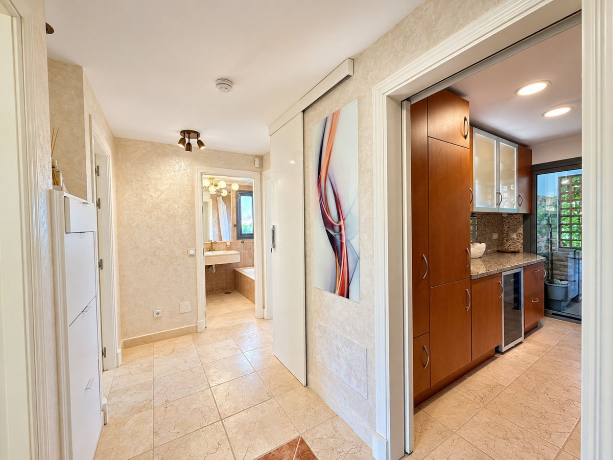 2 bedroom Apartment in Estepona in Estepona - foto 11