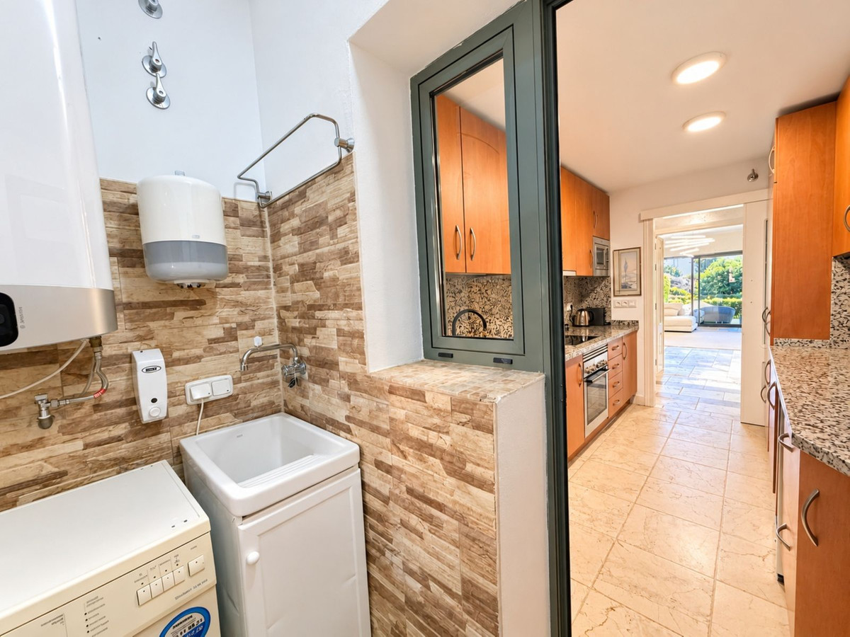 2 bedroom Apartment in Estepona in Estepona - foto 15