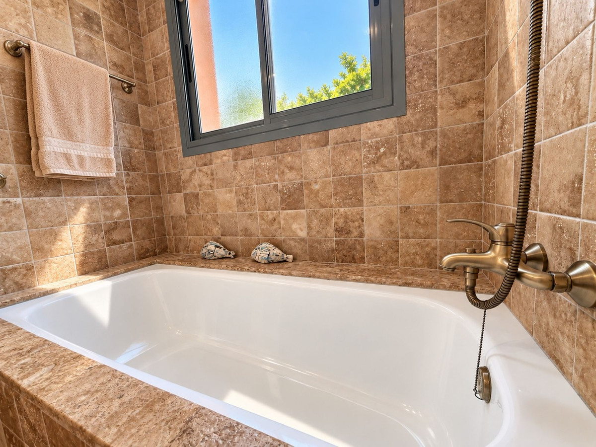 2 bedroom Apartment in Estepona in Estepona - foto 20