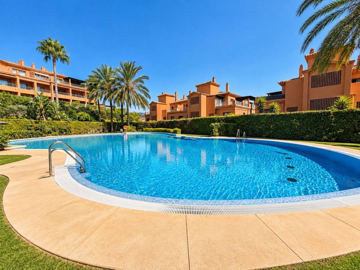 2 bedroom Apartment in Estepona in Estepona - foto 3