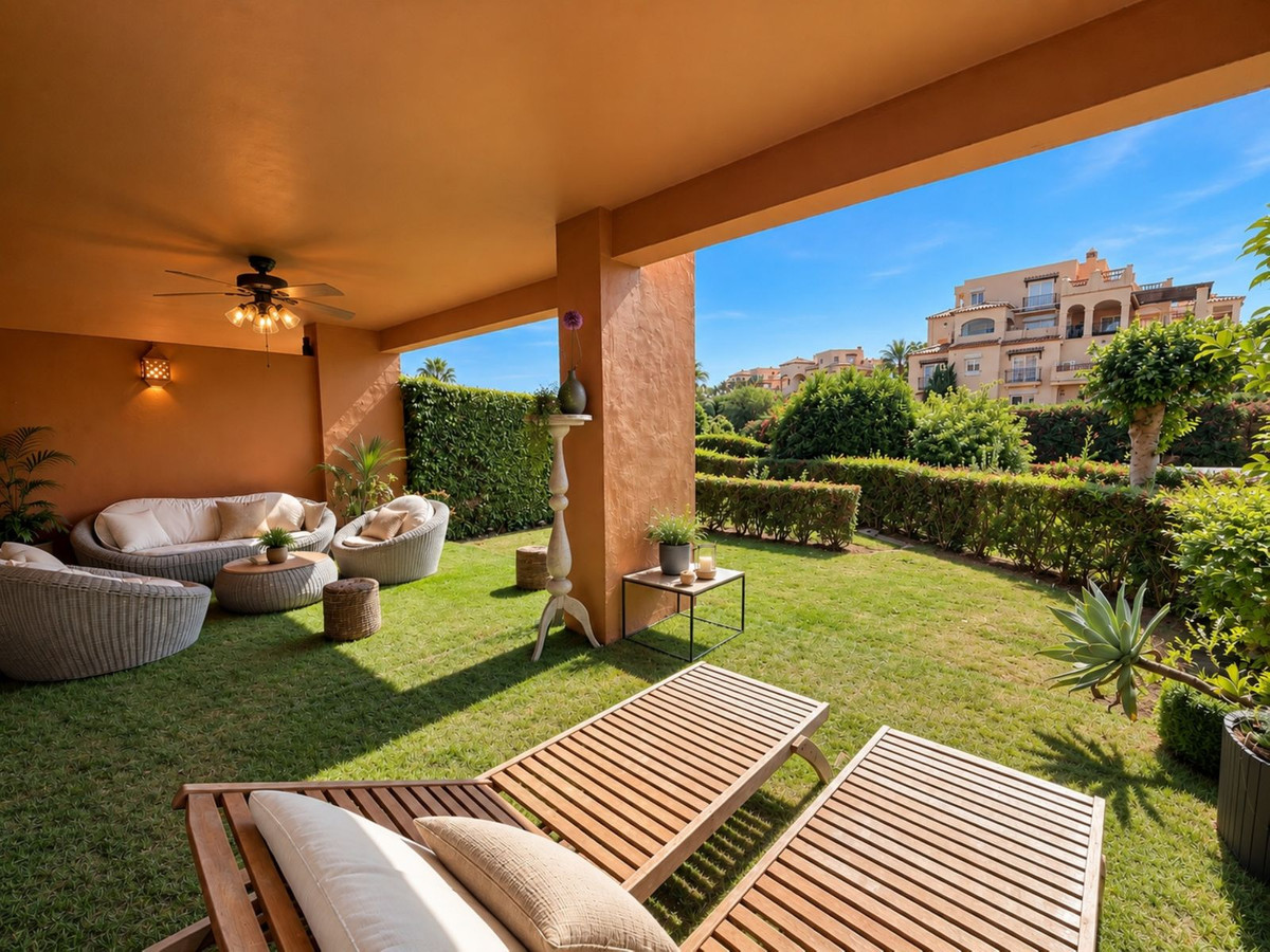 2 bedroom Apartment in Estepona in Estepona - foto 4