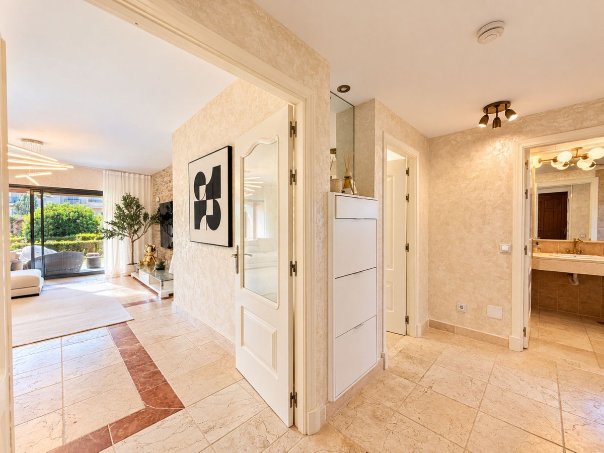 2 bedroom Apartment in Estepona in Estepona - foto 5