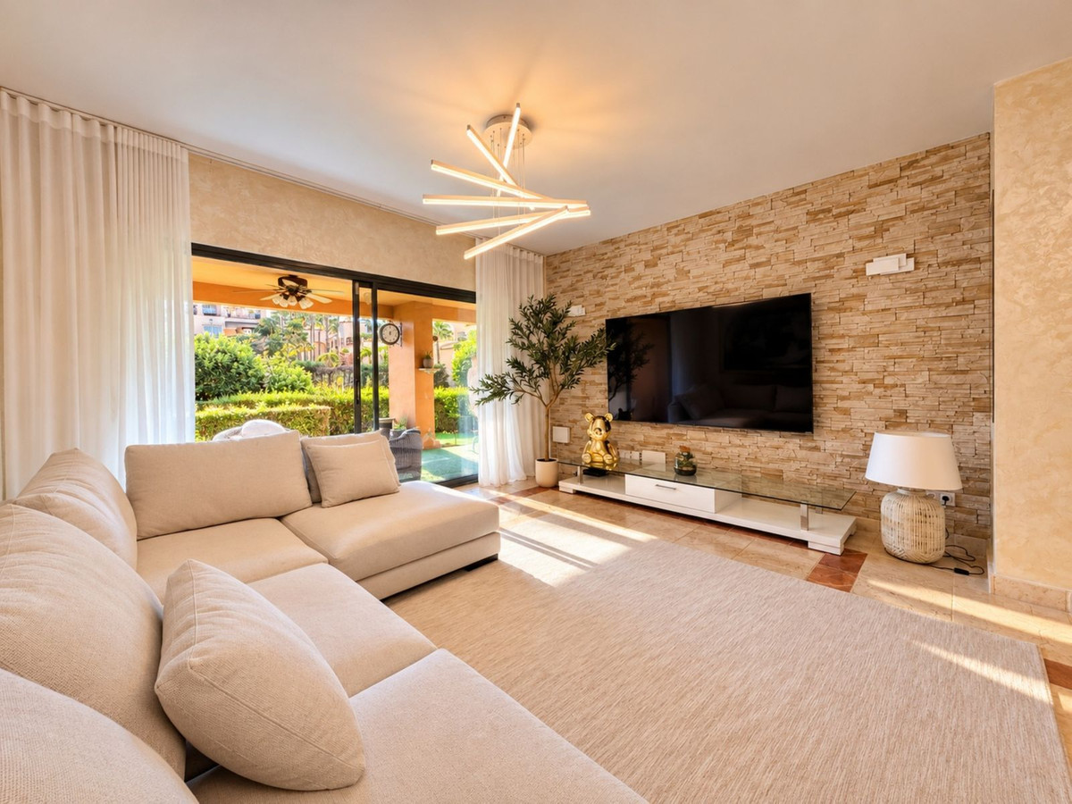 2 bedroom Apartment in Estepona in Estepona - foto 6