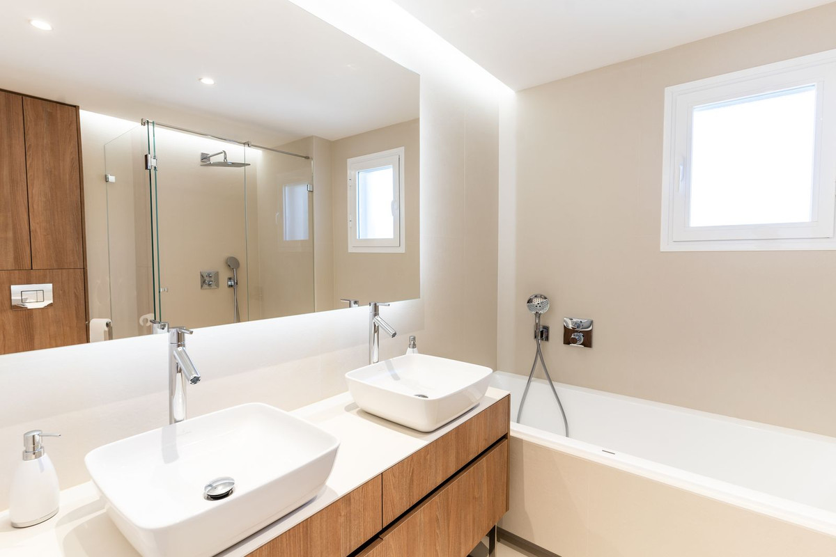 2 bedroom Apartment in Estepona in Estepona - foto 11