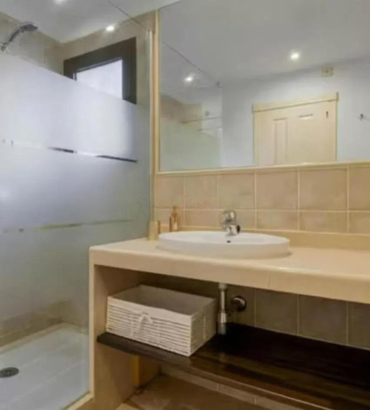 Gelijkvloers appartement met 2 slaapkamers in Estepona in Estepona - foto 14