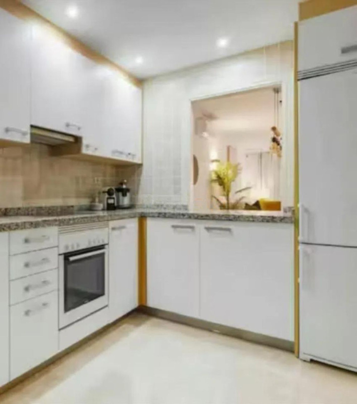 Gelijkvloers appartement met 2 slaapkamers in Estepona in Estepona - foto 15