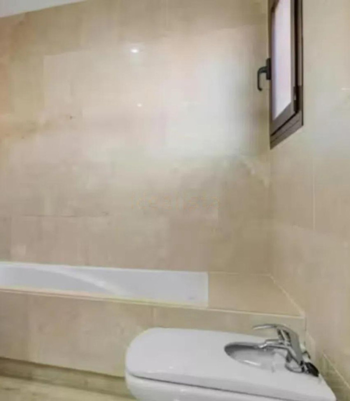 Gelijkvloers appartement met 2 slaapkamers in Estepona in Estepona - foto 18