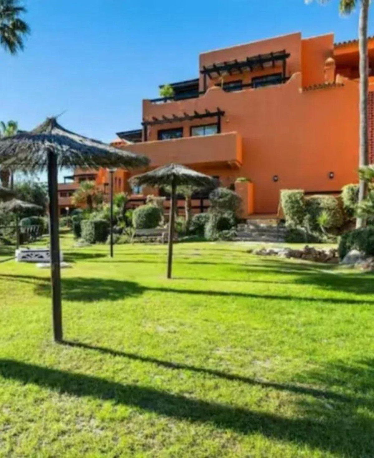Gelijkvloers appartement met 2 slaapkamers in Estepona in Estepona - foto 19