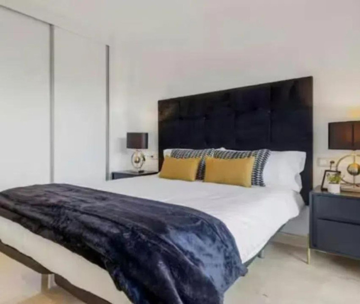 Gelijkvloers appartement met 2 slaapkamers in Estepona in Estepona - foto 5