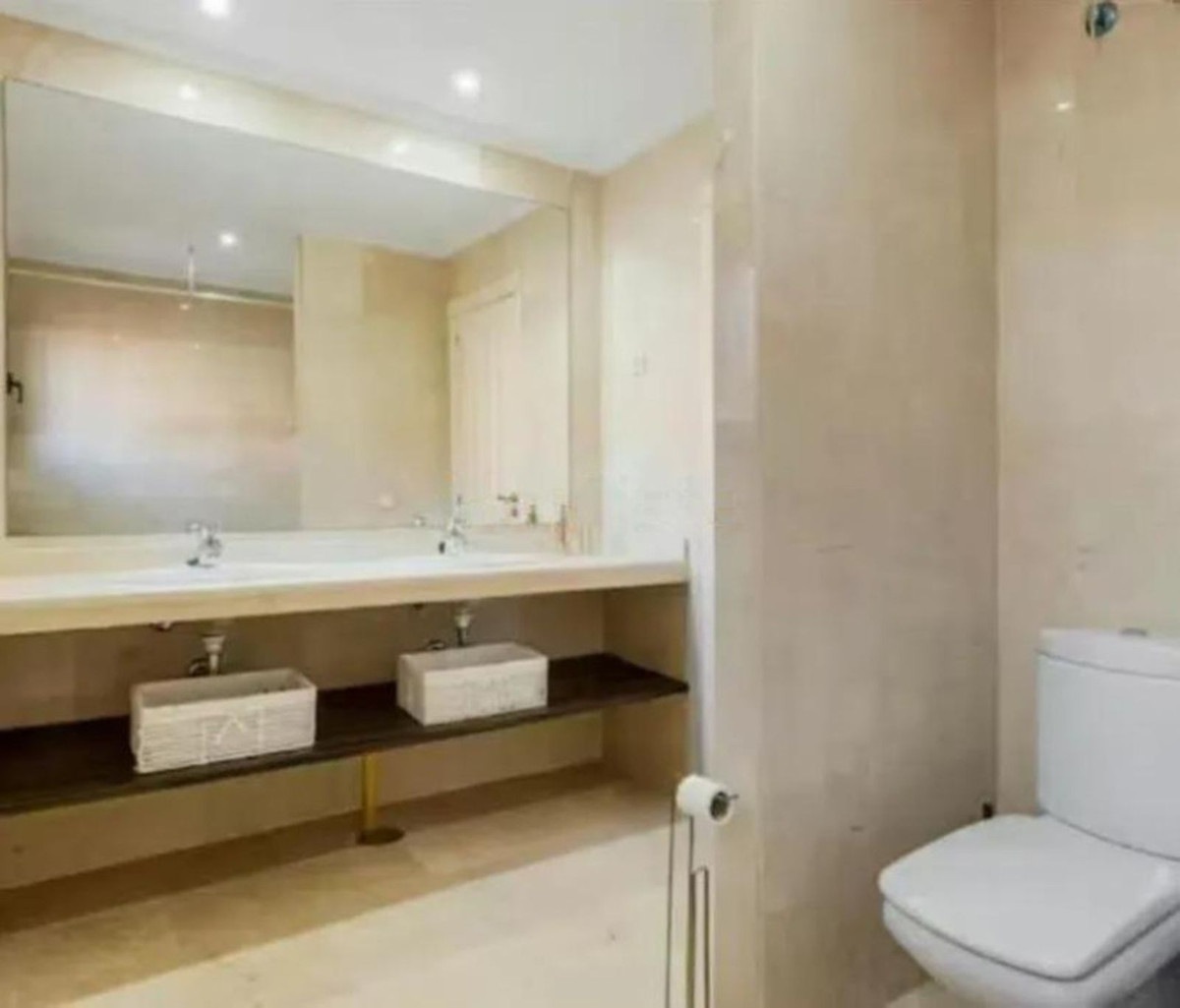 Gelijkvloers appartement met 2 slaapkamers in Estepona in Estepona - foto 6