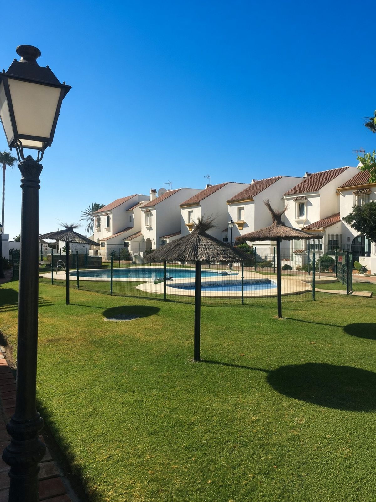 Stadswoning met 4 slaapkamers in Casares Playa in Casares Playa - foto 6