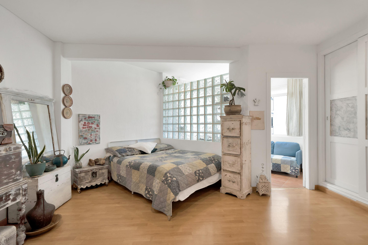 1 bedroom Apartment in Marbella in Marbella - foto 3