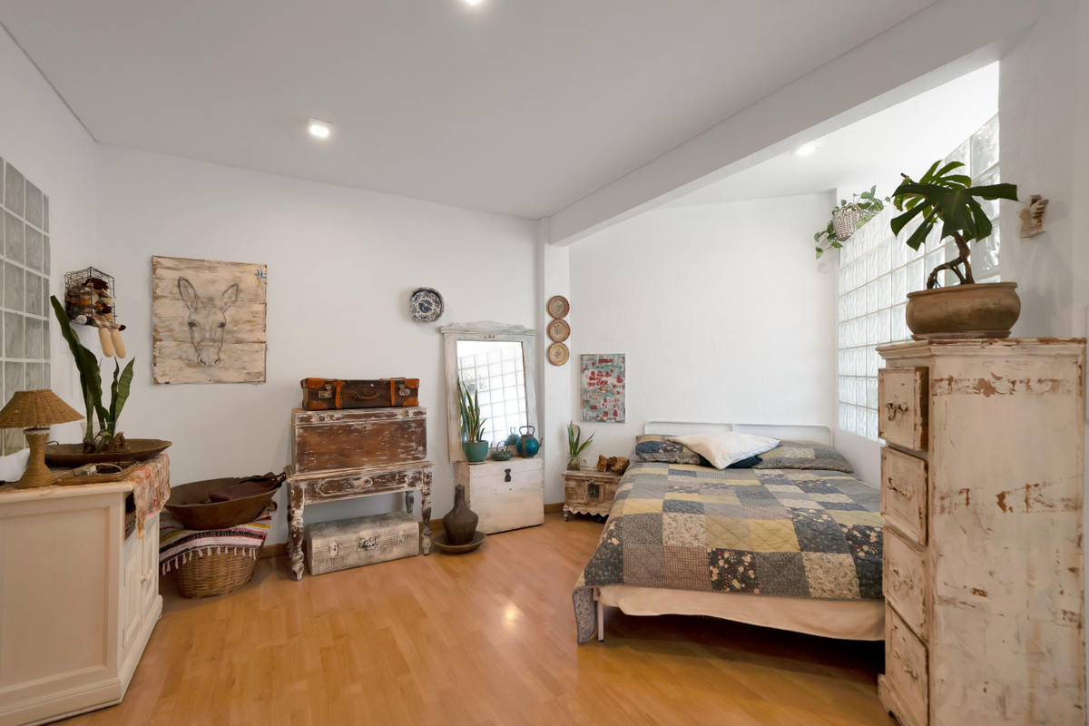 1 bedroom Apartment in Marbella in Marbella - foto 4