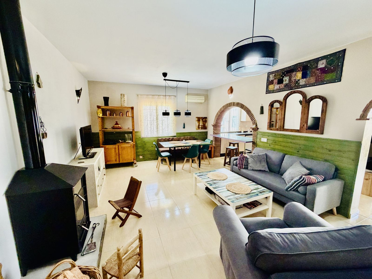 Drie slaapkamers hoekwoning in Benamargosa, onlangs gerenoveerd in Benamargosa - foto 12