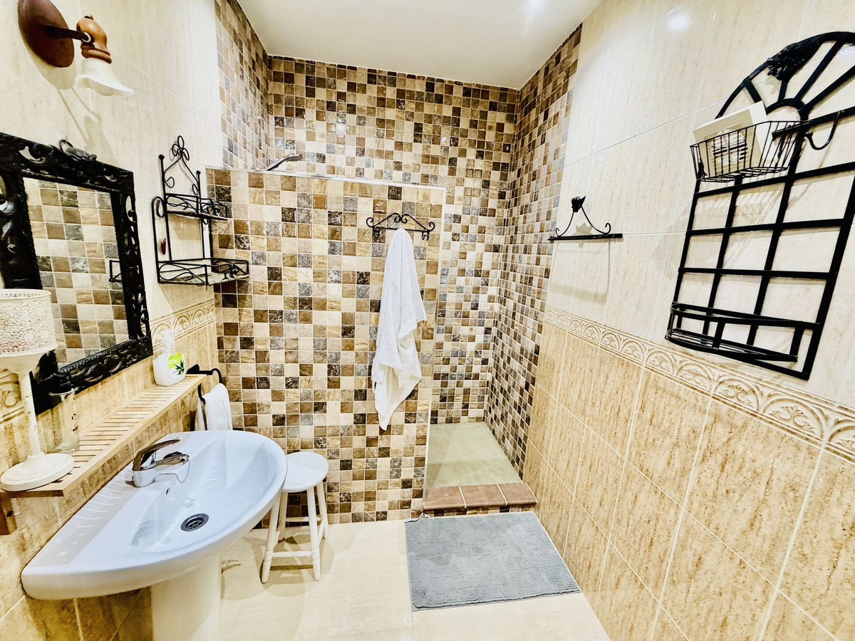 Drie slaapkamers hoekwoning in Benamargosa, onlangs gerenoveerd in Benamargosa - foto 19