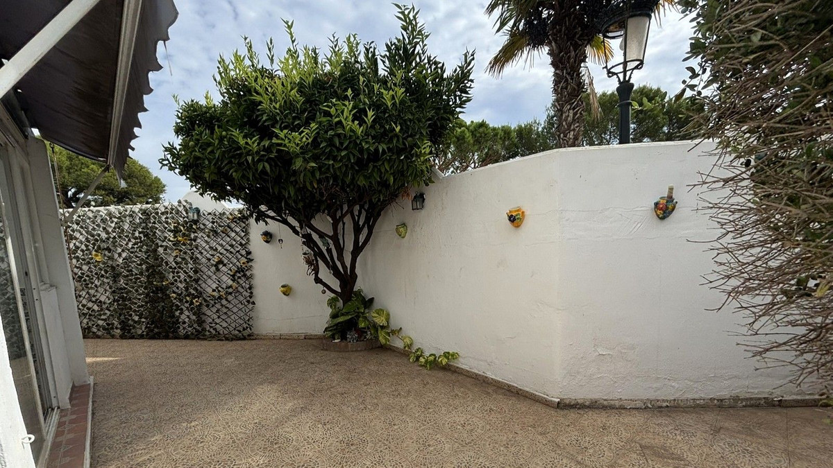2 bedroom Apartment in Calahonda in Calahonda - foto 16