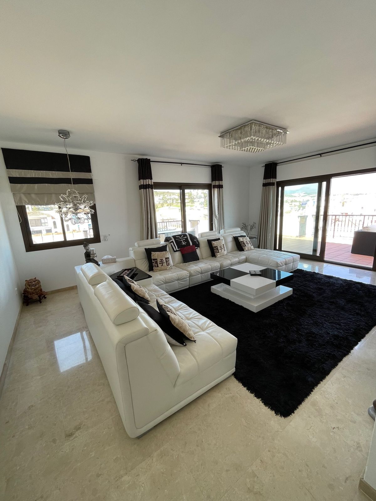 3 bedroom Apartment in La Duquesa - foto 2
