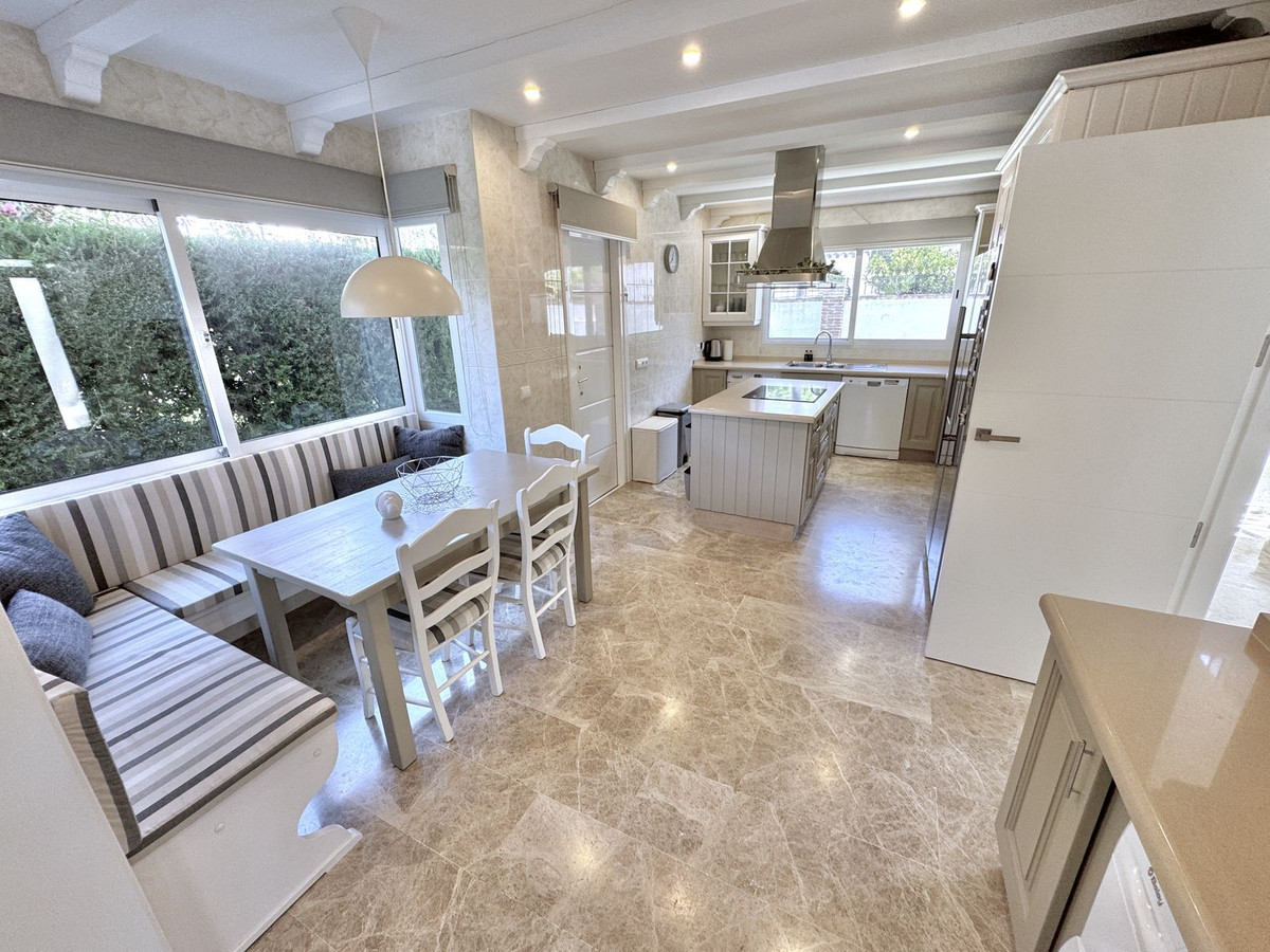4 bedroom House in Calahonda in Calahonda - foto 11
