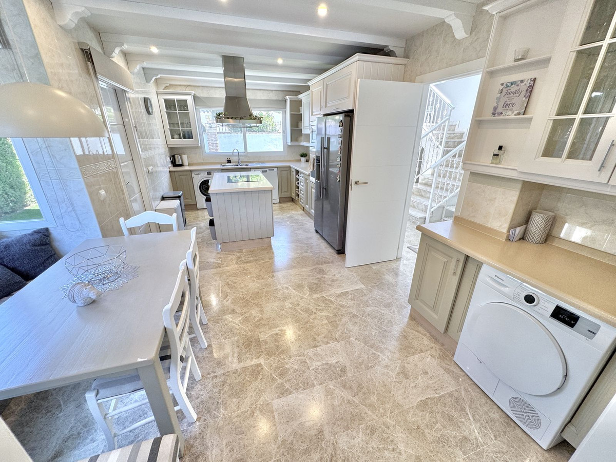 4 bedroom House in Calahonda in Calahonda - foto 12