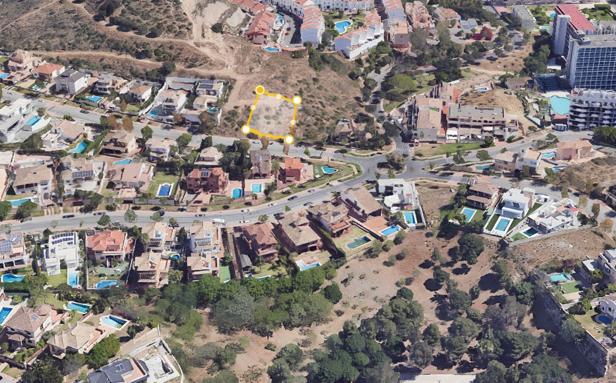 Plot in Torrequebrada in Torrequebrada - foto 16