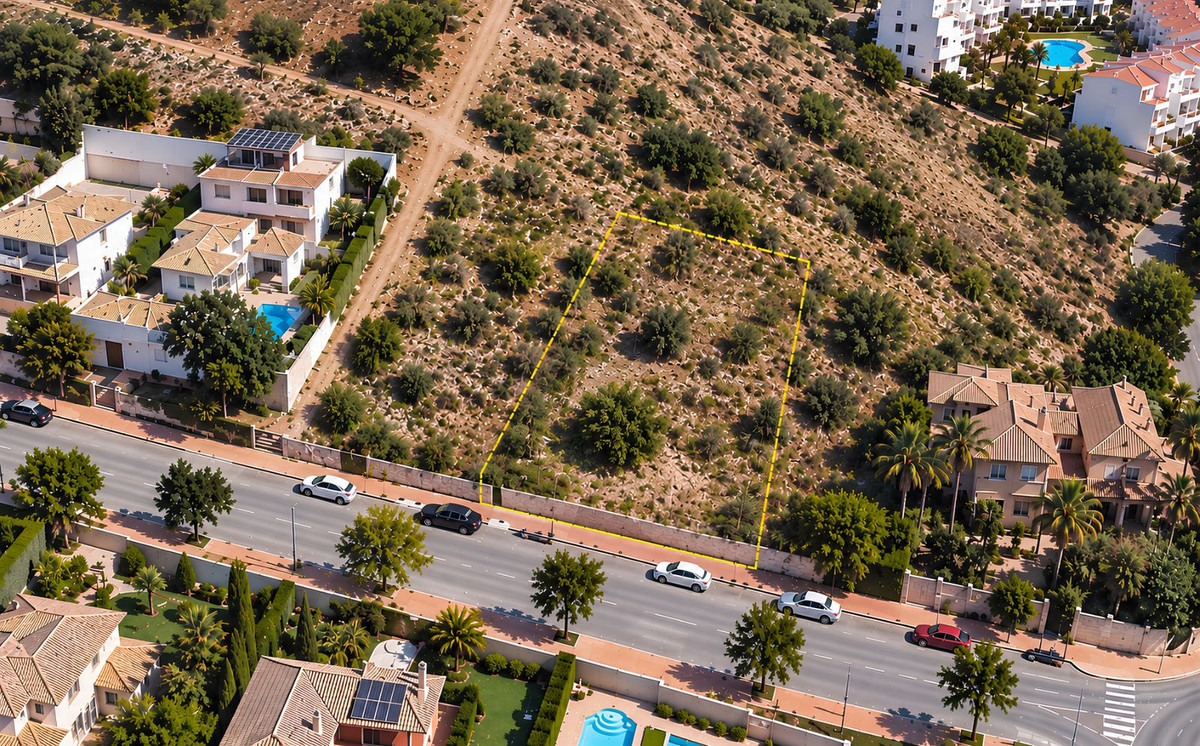 Plot in Torrequebrada in Torrequebrada - foto 3
