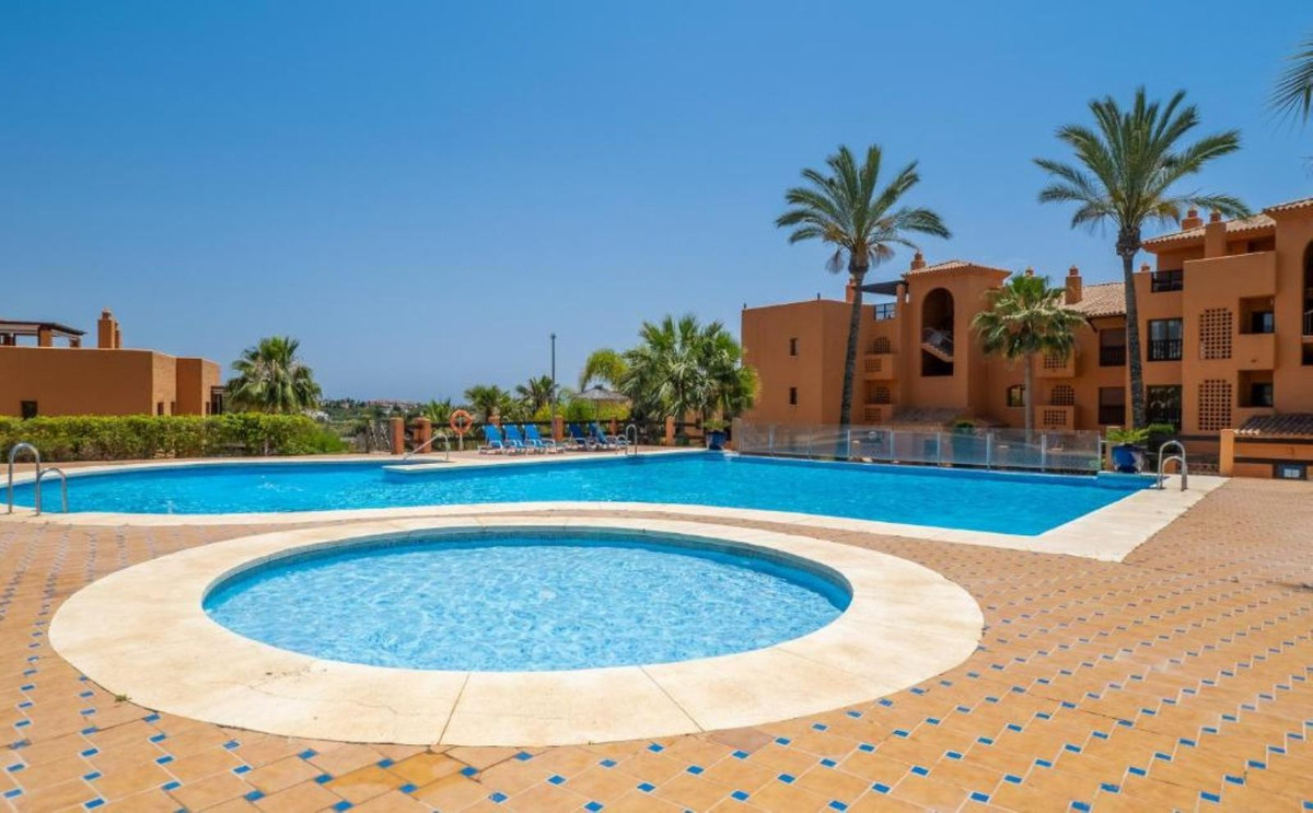 Panoramisch uitzicht op zee en La Concha | Elegant 2-slaapkamerappartement in Gazules del Sol, La Alquería, Benahavís in Atalaya - foto 20