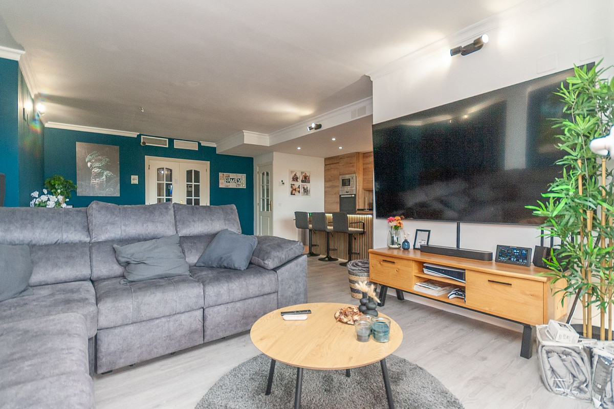 Gerenoveerd 3-slaapkamer appartement op begane grond in Elviria, Marbella in Elviria - foto 2
