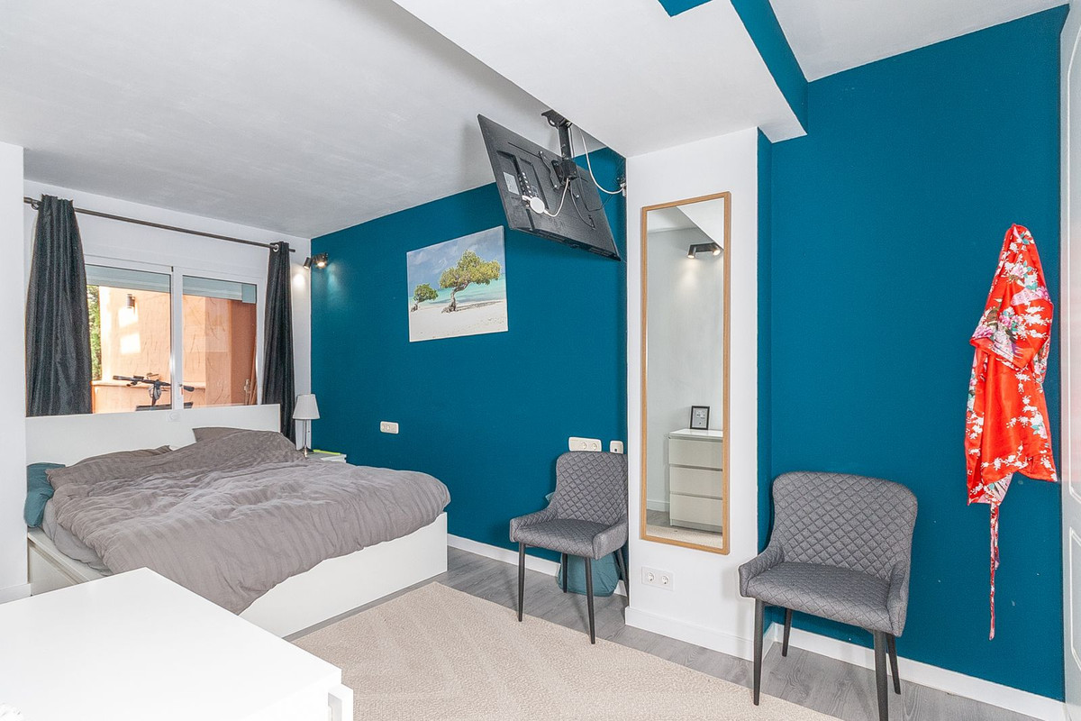 Gerenoveerd 3-slaapkamer appartement op begane grond in Elviria, Marbella in Elviria - foto 15