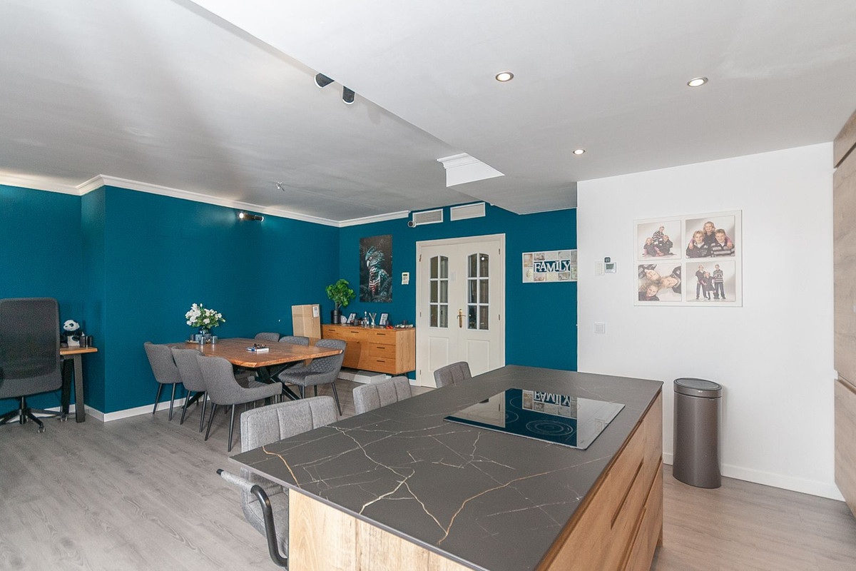 Gerenoveerd 3-slaapkamer appartement op begane grond in Elviria, Marbella in Elviria - foto 18