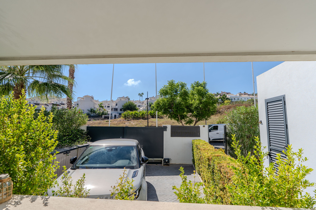 Villa met 4 slaapkamers direct aan de golfbaan in El Campanario, Estepona in Estepona - foto 19