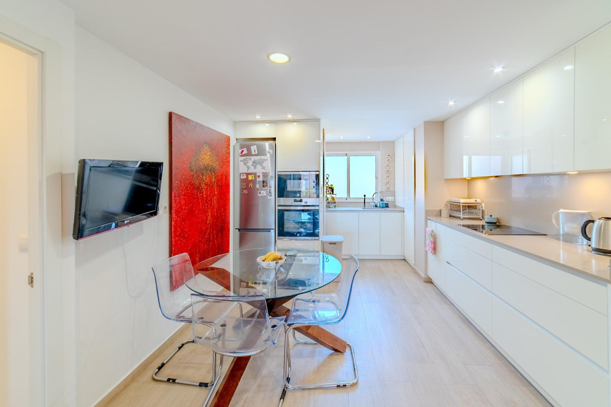 Drie-slaapkamerappartement in Málaga in Málaga - foto 8