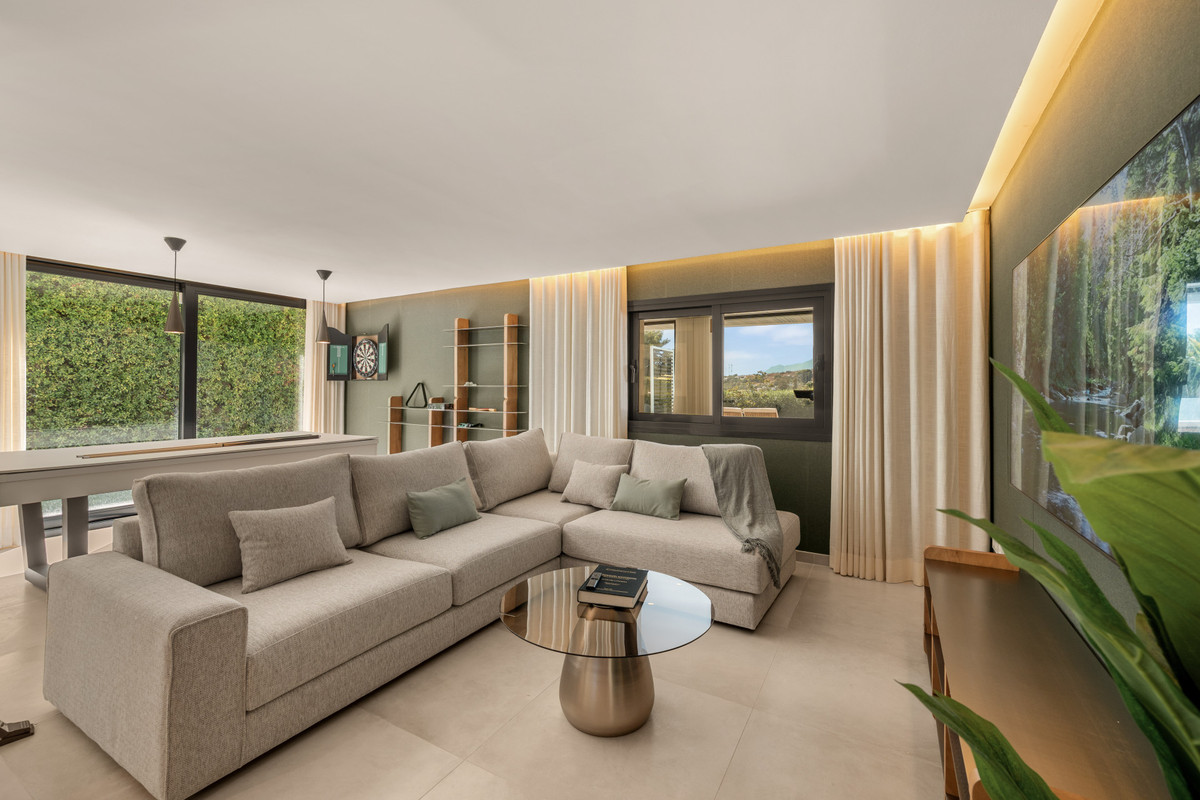 Vijf-slaapkamer villa in Nueva Andalucía in Nueva Andalucía - foto 15
