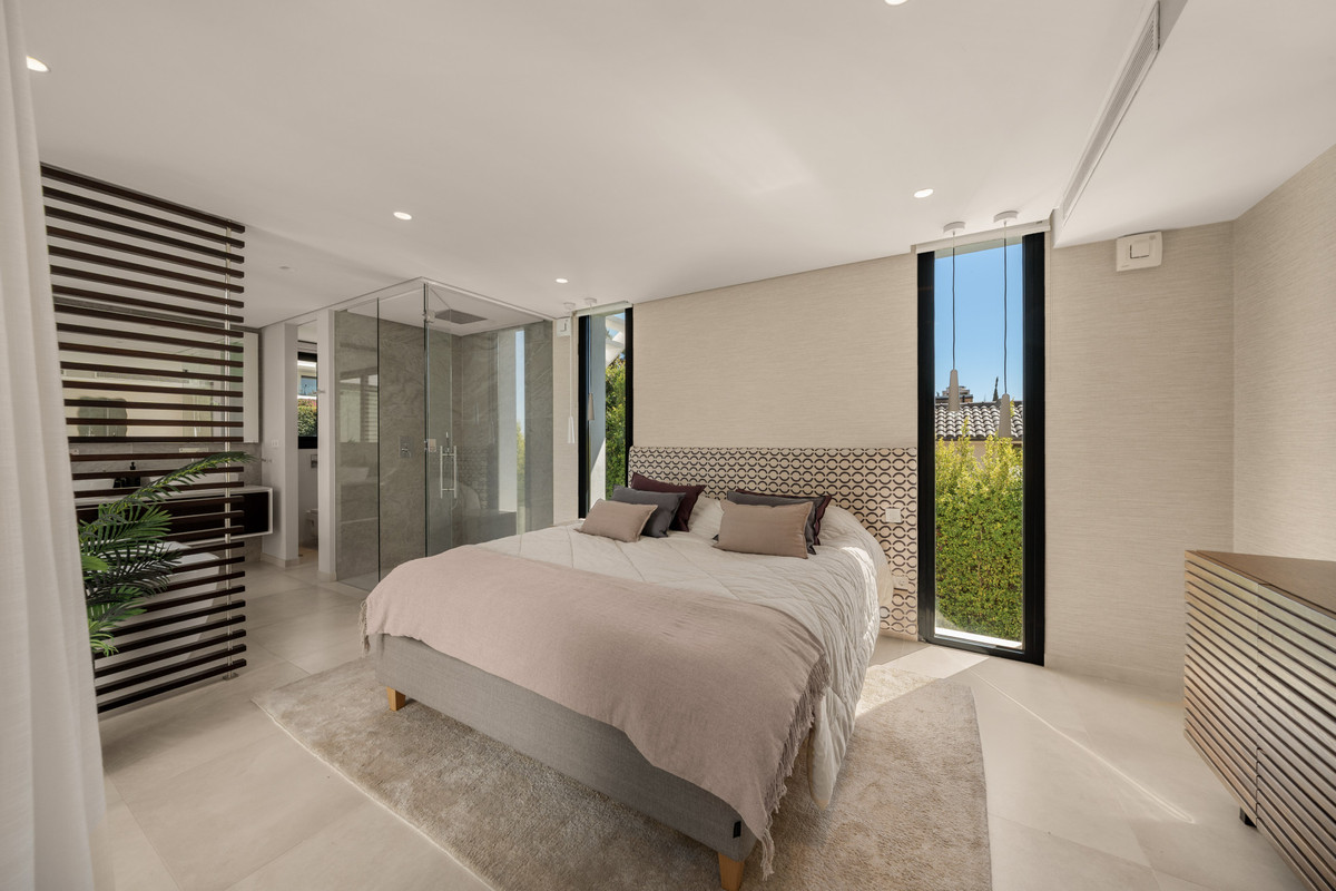 Vijf-slaapkamer villa in Nueva Andalucía in Nueva Andalucía - foto 19