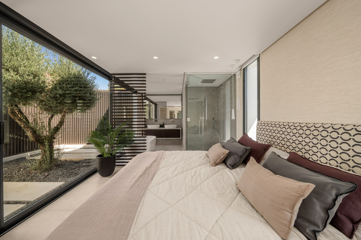 Vijf-slaapkamer villa in Nueva Andalucía in Nueva Andalucía - foto 20