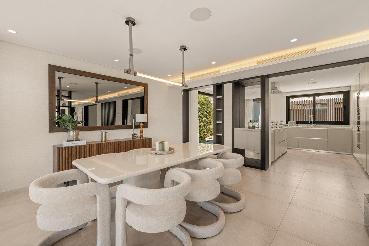 Vijf-slaapkamer villa in Nueva Andalucía in Nueva Andalucía - foto 10