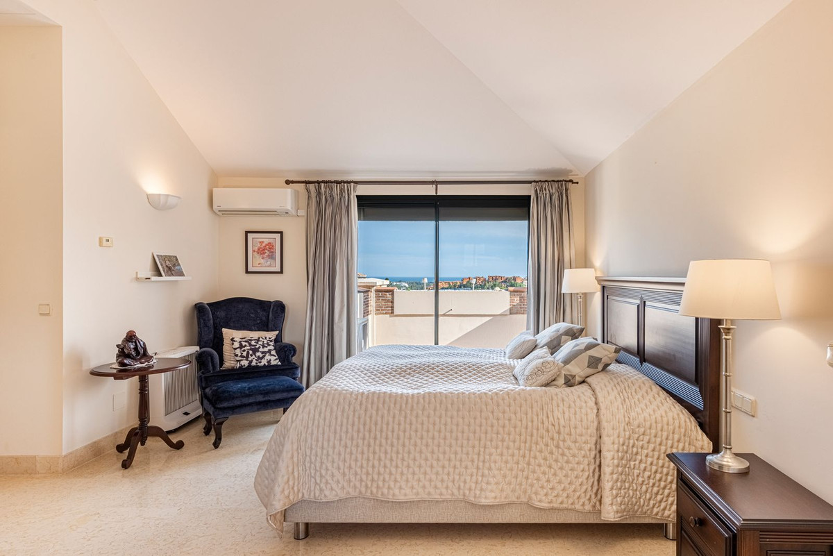 Elegant duplex penthouse in Capanes del Golf – Uitzonderlijke levensstijl en investeringskans in Benahavís - foto 4