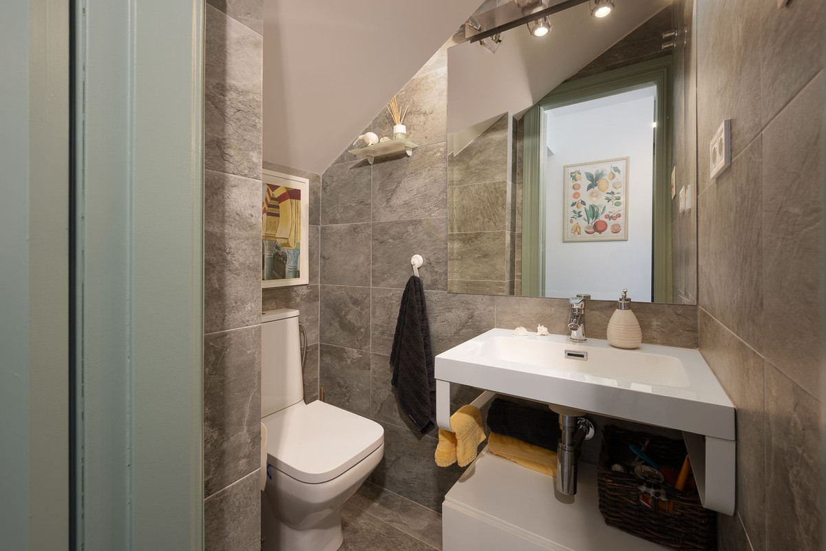 Gerenoveerde 2-slaapkamer-stadshuis in Artola Baja, Cabopino in Cabopino - foto 12