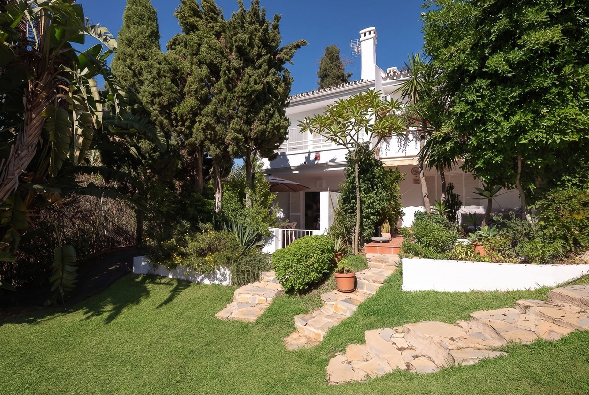 Gerenoveerde 2-slaapkamer-stadshuis in Artola Baja, Cabopino in Cabopino - foto 17