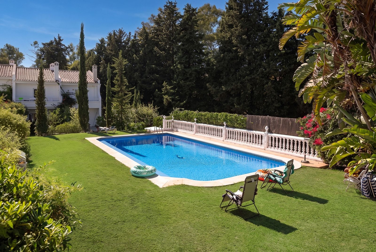 Gerenoveerde 2-slaapkamer-stadshuis in Artola Baja, Cabopino in Cabopino - foto 18