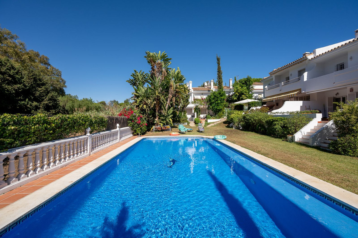 Gerenoveerde 2-slaapkamer-stadshuis in Artola Baja, Cabopino in Cabopino - foto 19