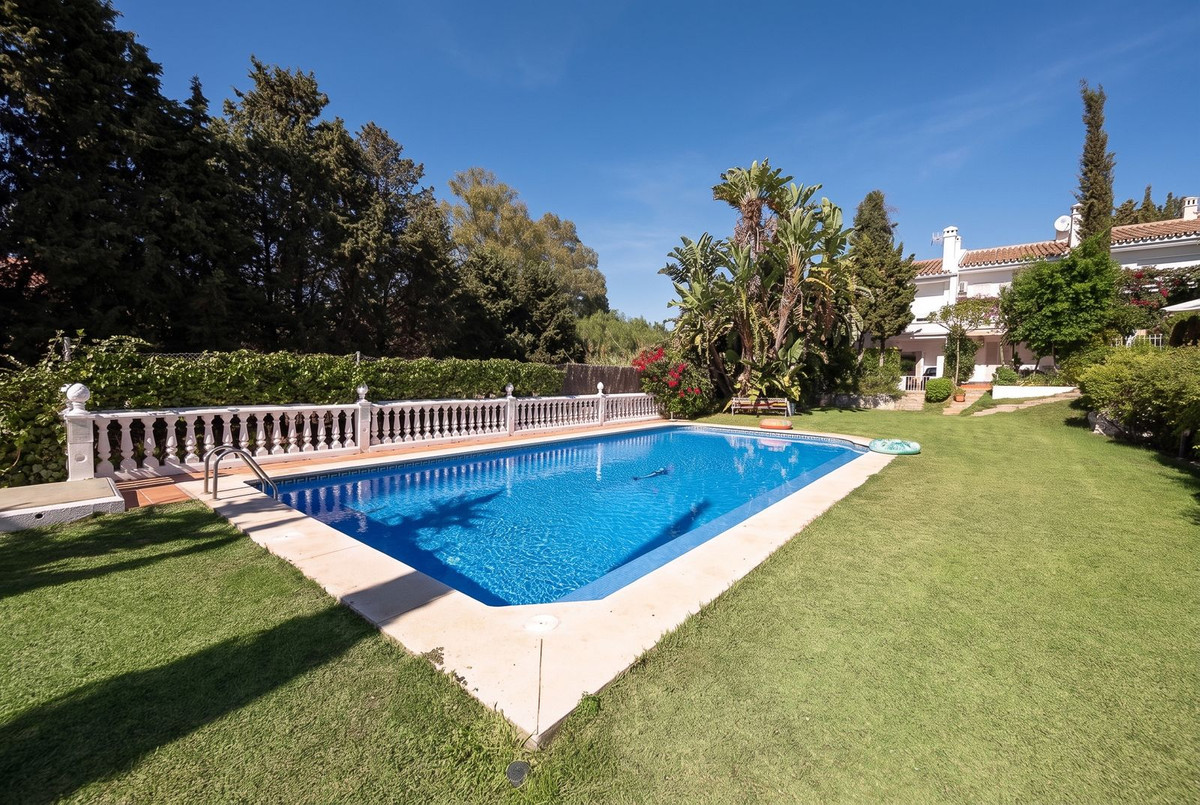 Gerenoveerde 2-slaapkamer-stadshuis in Artola Baja, Cabopino in Cabopino - foto 20