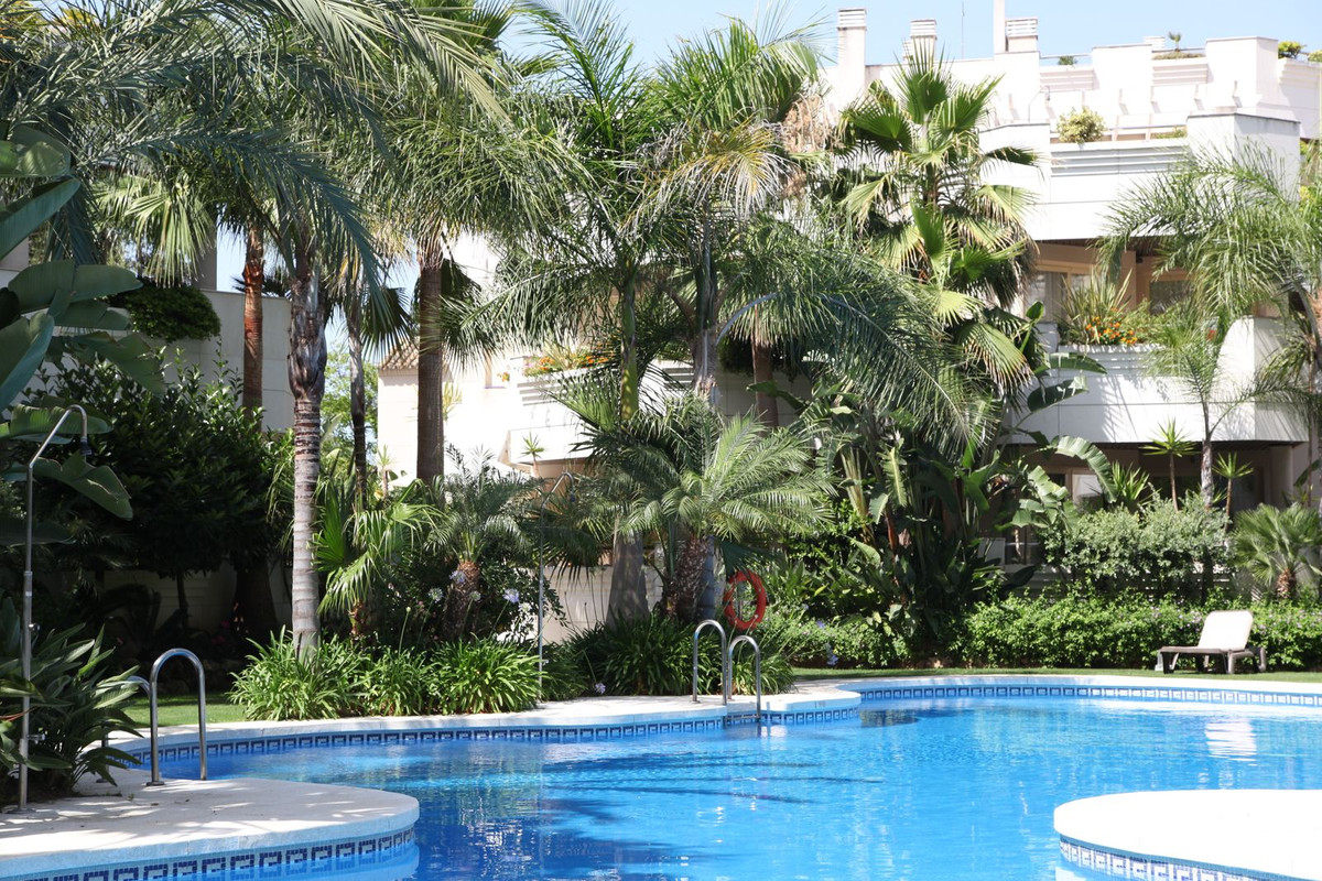 Appartement met twee slaapkamers in Nueva Andalucía in Nueva Andalucía - foto 18
