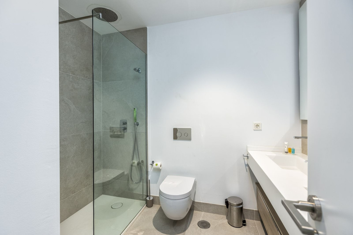 3-slaapkamer begane-grond appartement met tuin in Cabopino in Cabopino - foto 15