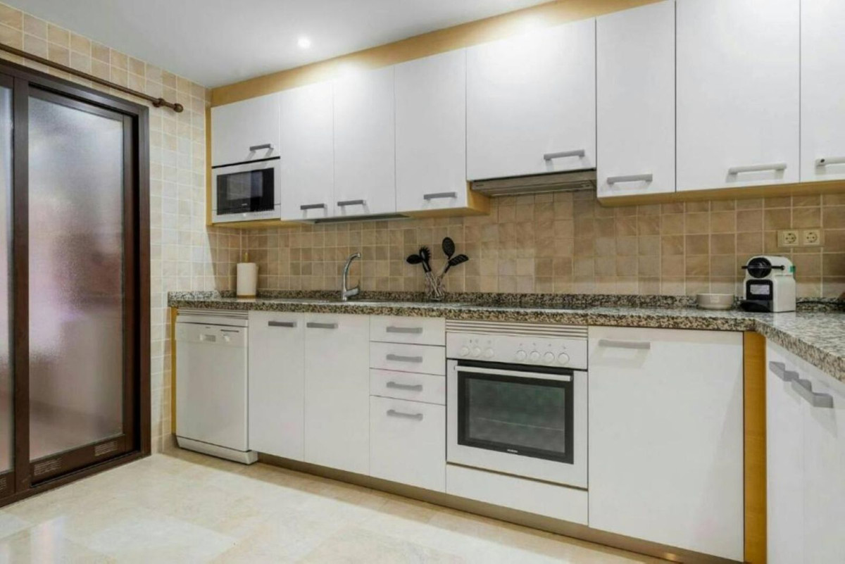 Appartement met 2 slaapkamers in Estepona in Estepona - foto 4