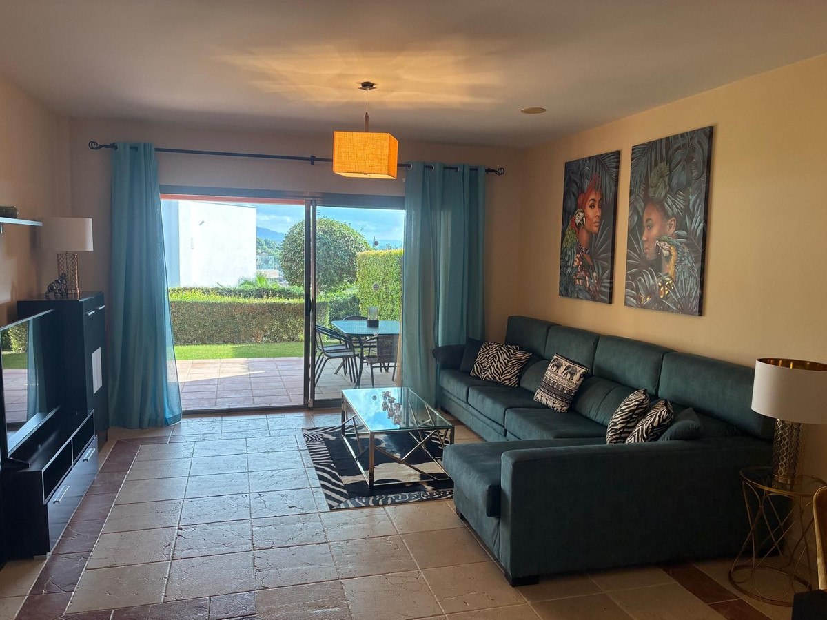 2 bedroom Apartment in Estepona in Estepona - foto 4