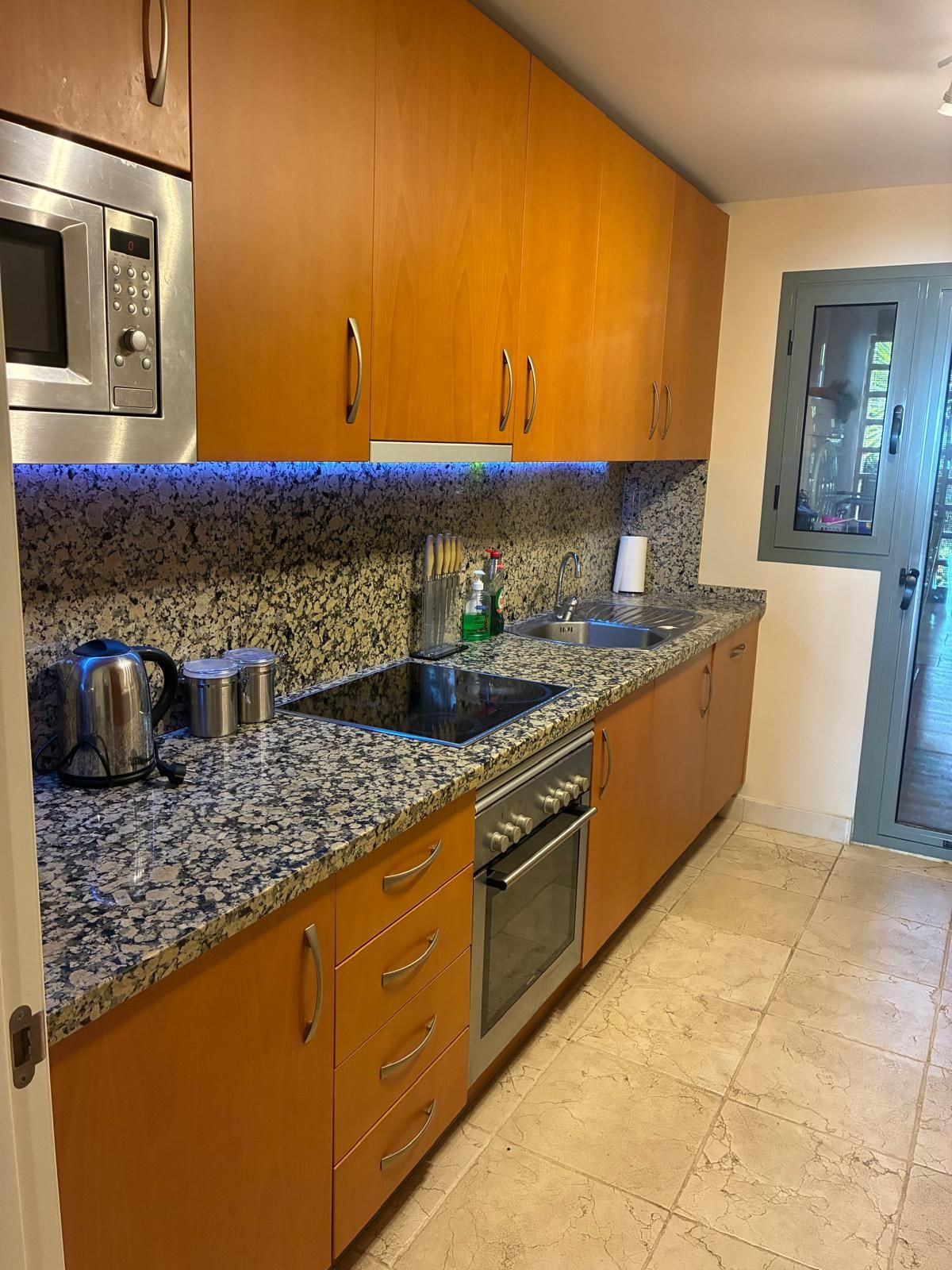 2 bedroom Apartment in Estepona in Estepona - foto 6