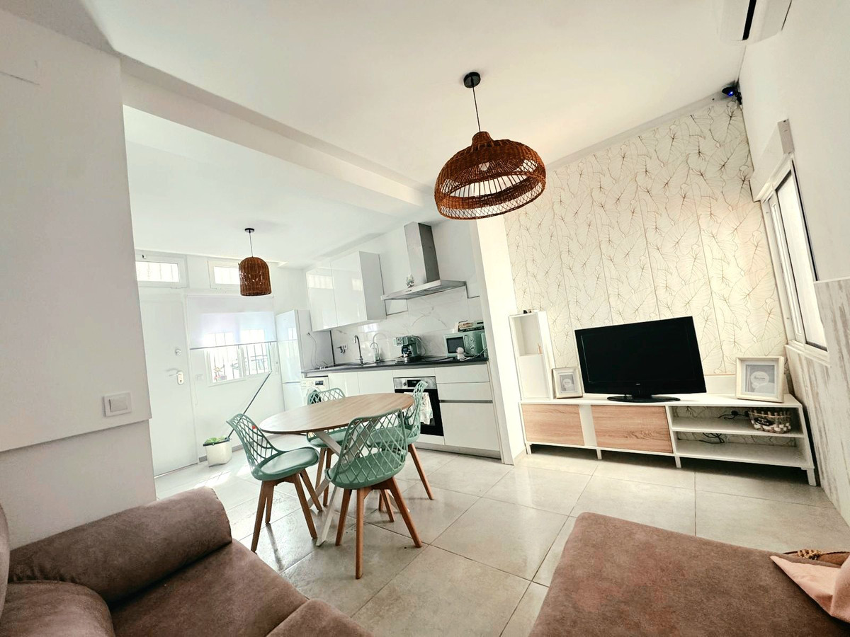 2 bedroom Apartment in Fuengirola in Fuengirola - foto 2