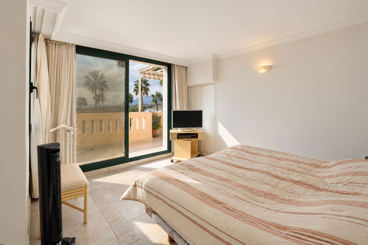 Drie slaapkamers penthouse in Elviria met 360° panoramisch uitzicht en vakantieverhuurlicentie in Elviria - foto 13